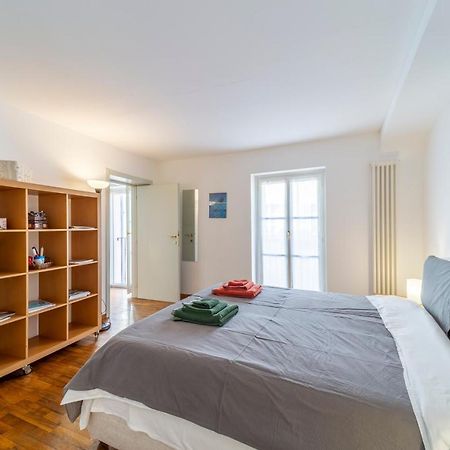 Parrot House - Casa In Centro A Parma Apartment Luaran gambar