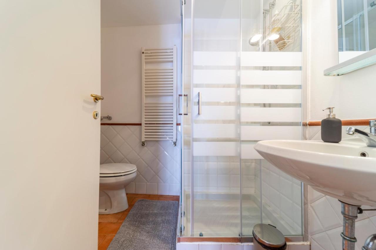 Parrot House - Casa In Centro A Parma Apartment Luaran gambar