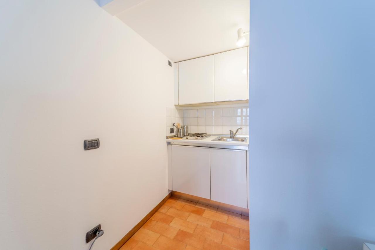 Parrot House - Casa In Centro A Parma Apartment Luaran gambar